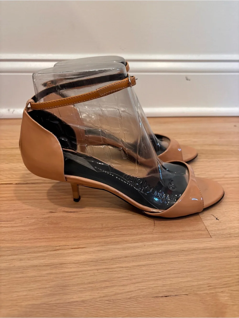 Giuseppe Zanotti tan patent leather sandals with kitten heel & ankle strap sz 37